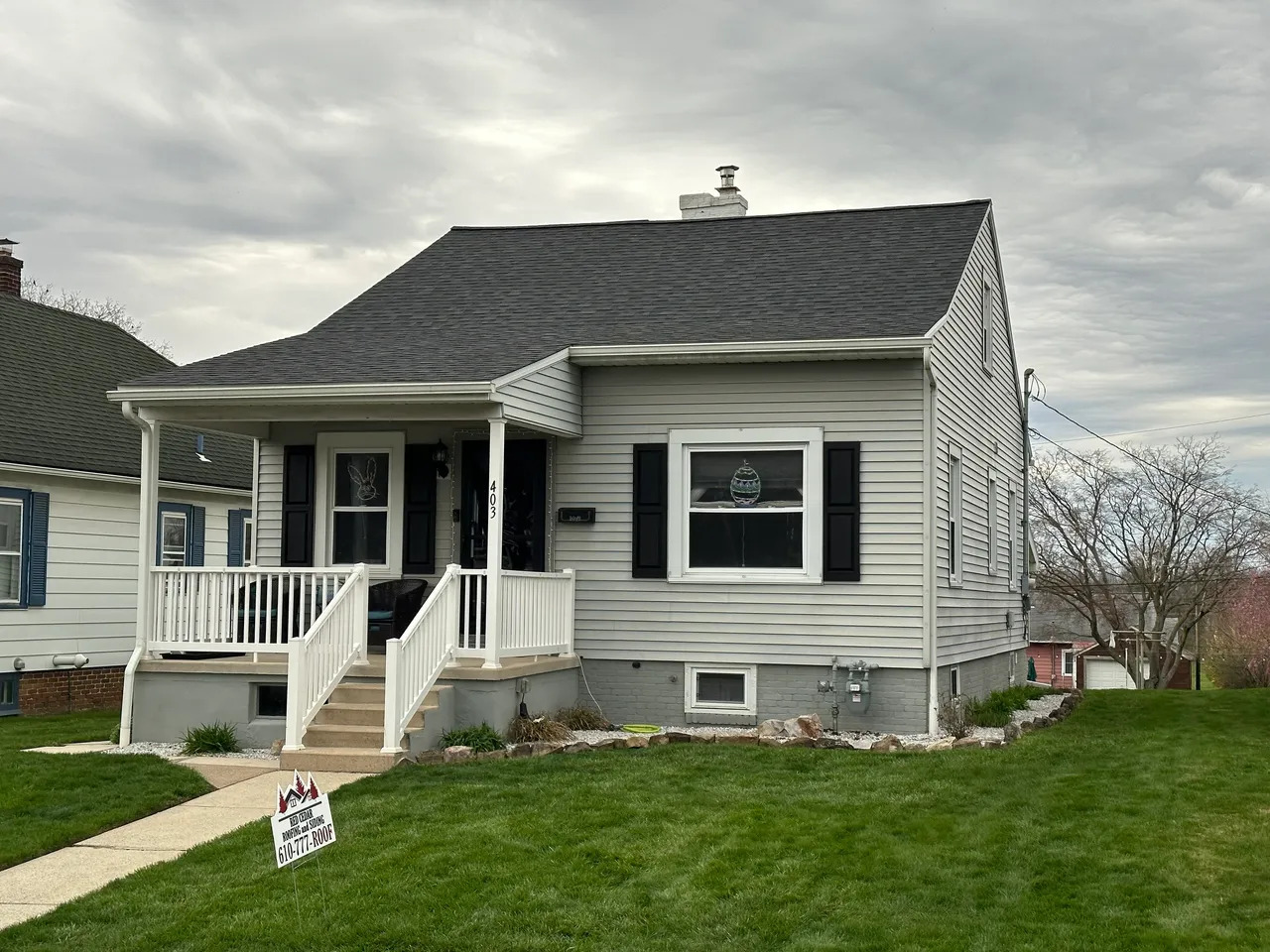Dark roof with off-white siding